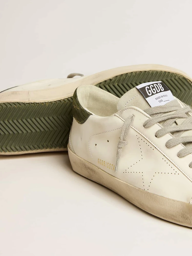 Golden Goose Bio-based Super-Star with perforated star and green heel tab, деталь