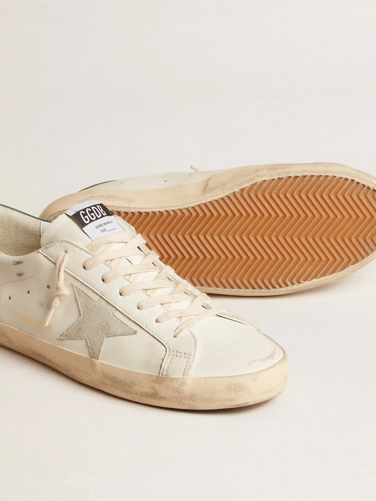 Golden Goose Super-Star in white leather with ice-gray suede star and green leather heel tab, деталь