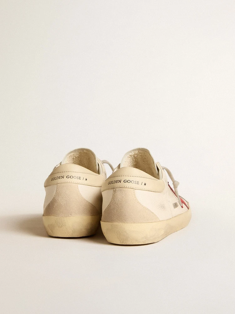 Golden Goose Super-Star in nappa with red star and cream leather heel tab, деталь