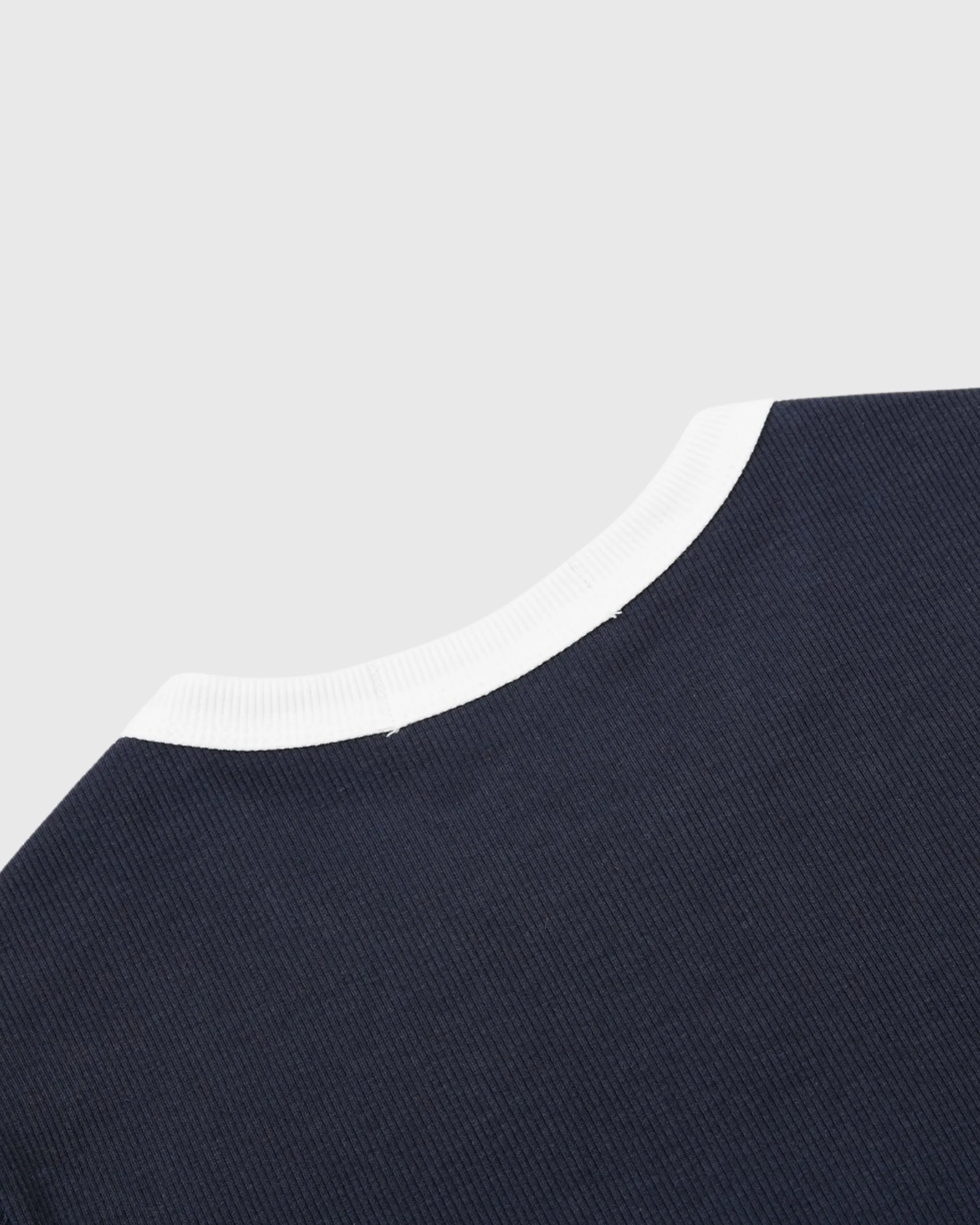 Lacoste Women's Slim Fit T-Shirt, деталь